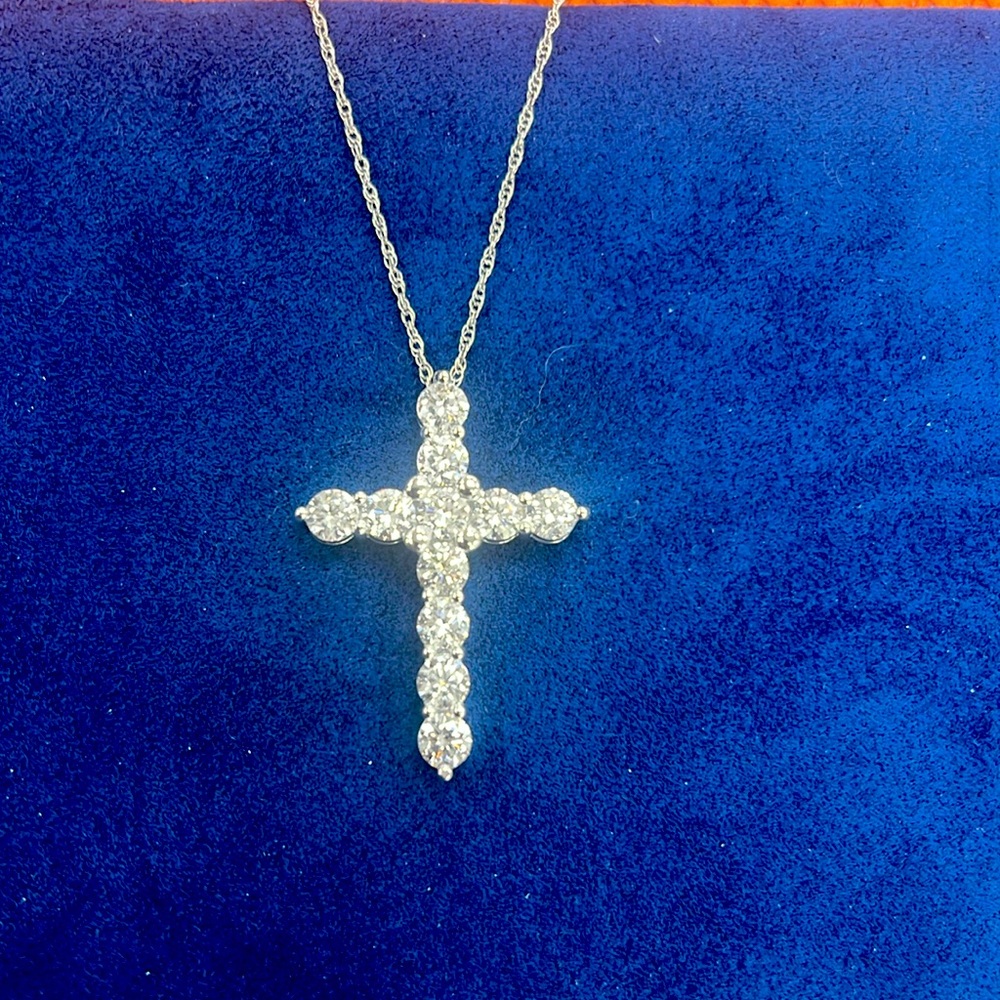Diamond cross